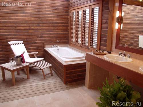 Veligandu Island Resort 9